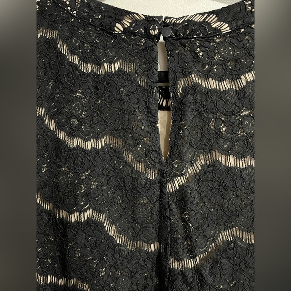 SOLD! Rose & Olive Black Lace Sleeveless Top 1X - Picture 3 of 7